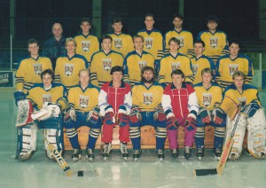 1993/94 - asistent trenéra. Gereš dole, třetí vprava